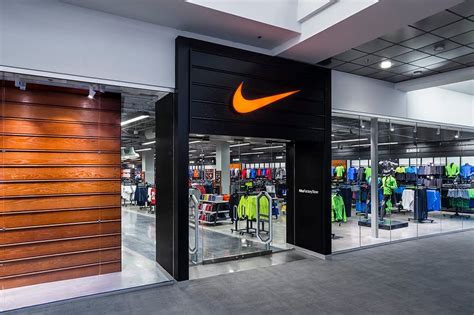 grijze nike met print|Nike Factory Stores.